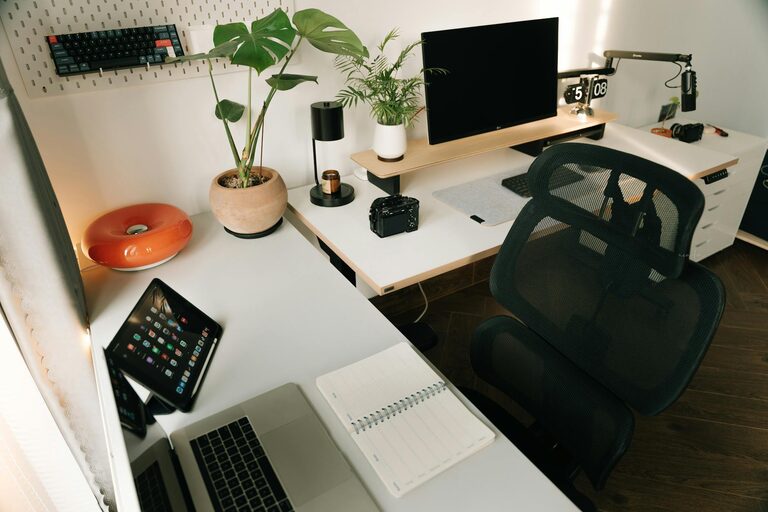 Consejos para crear un espacio de trabajo en casa cómodo y productivo